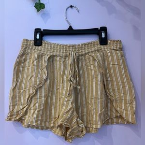 American Eagle Outfitters Women’s Medium Striped Tassel Shorts. Summer perfect!